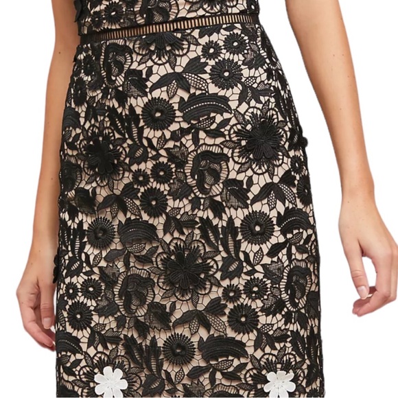 Monique Lhuillier Dress - Picture 7 of 17